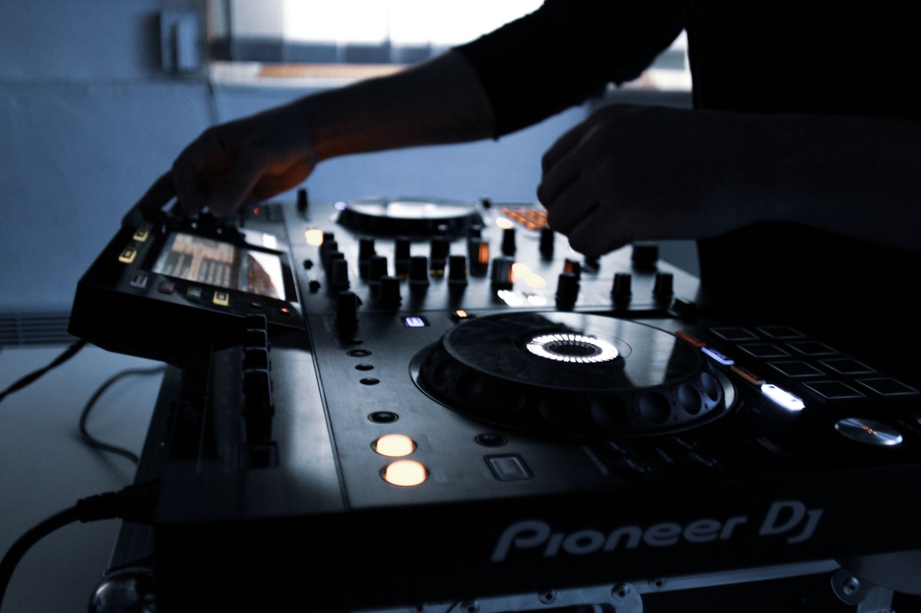 DJ Lyon